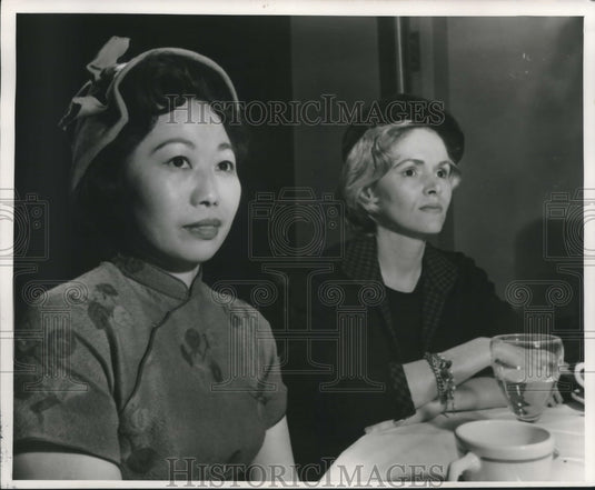 1963 Press Photo Mrs David Toy & Mrs RJ Ledoiva - mjc10793- Historic Images