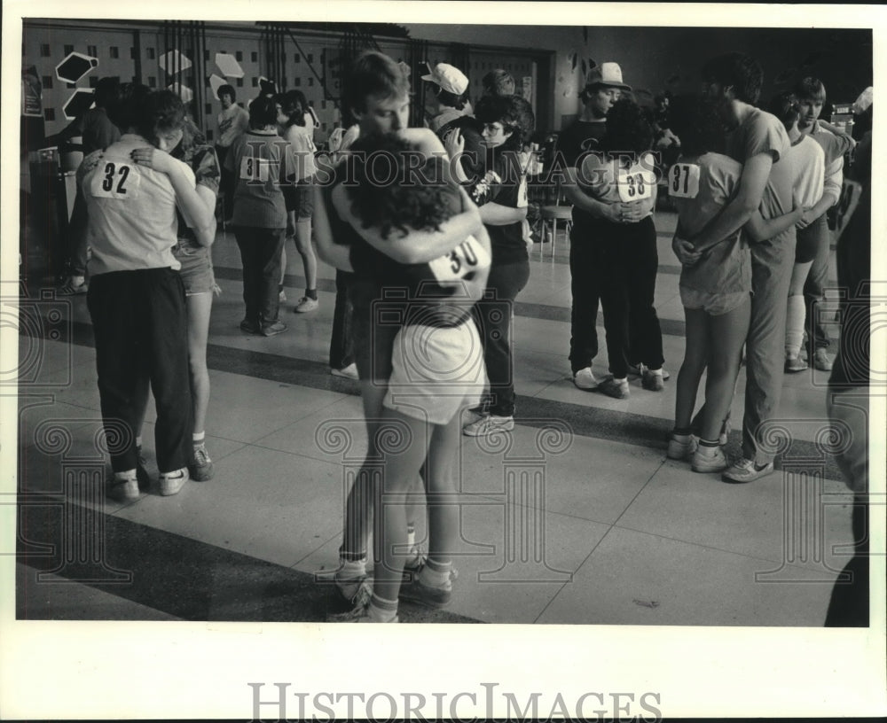 1984 Press Photo Steve Korinek and Sue Kieckhafer in college dance marathon- Historic Images
