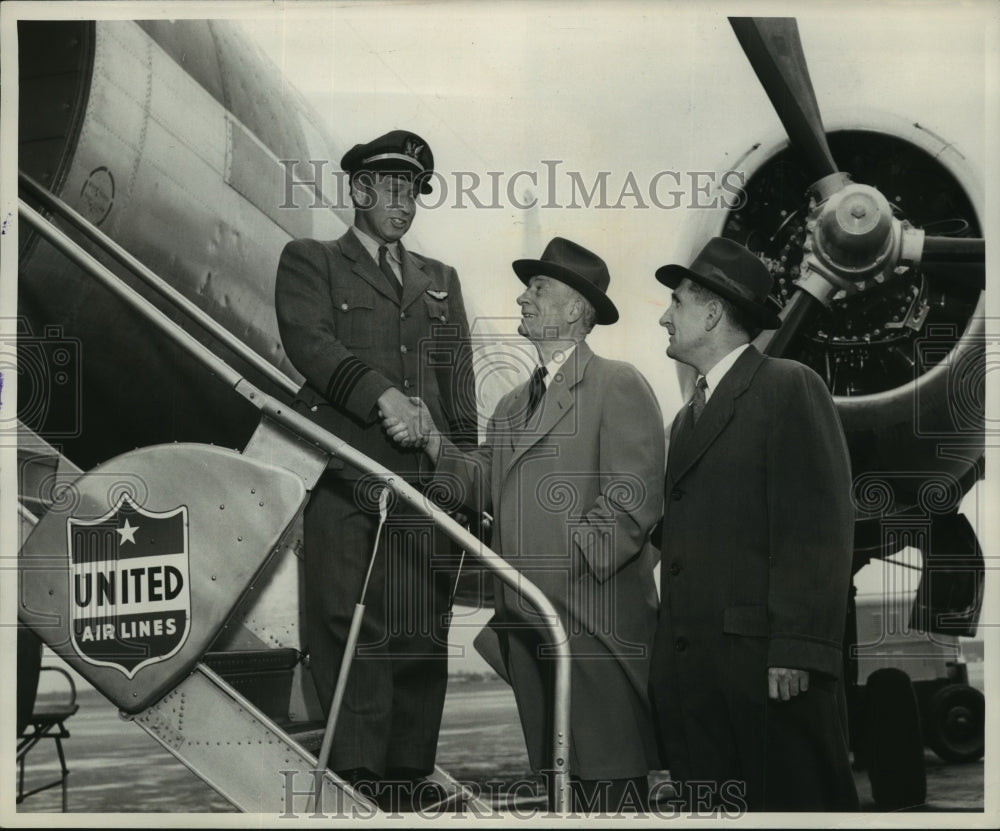 1953 Press Photo First United Air Lines&#39; Mainliner Convair Flight, Milwaukee- Historic Images