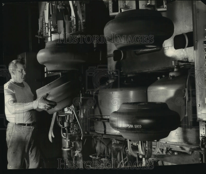 Load image into Gallery viewer, 1966 Press Photo Vulcanizing equipment at B.F. Goodrich Tire plant, Akron, Ohio
