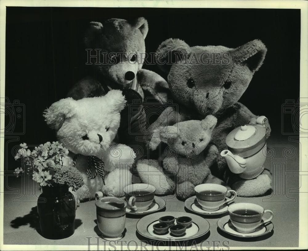 1983 Press Photo Winnie the Pooh toy stuffed animals at a bear party - mjc11980- Historic Images