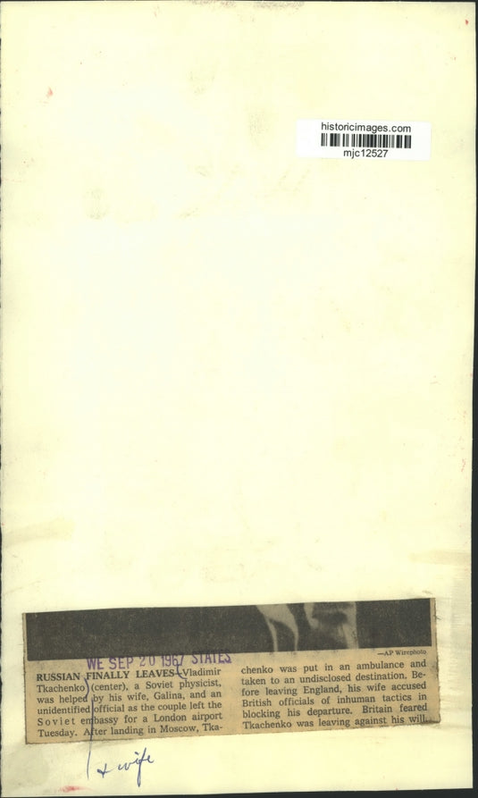 1967 Press Photo Vladimir Tkachenko and his wife leave Soviet embassy for London