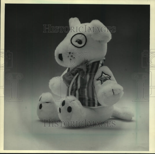 1985 Press Photo Stuffed animal toy, "Spanky the dog" - mjc12666- Historic Images