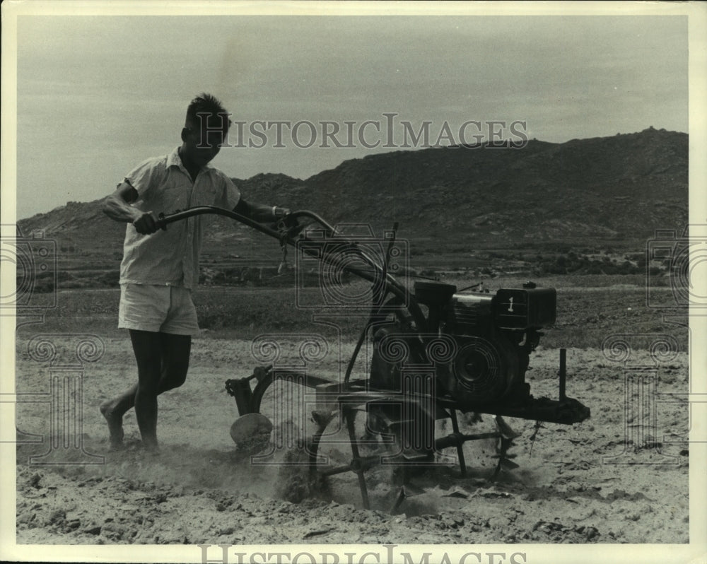 1958 Press Photo Kinmen farmer, uses power tiller, Taiwan- Historic Images