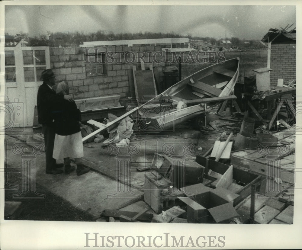 1956 Press Photo Mr. &amp; Mrs. M.R. Nicole at their tornado damaged home, Wisconsin- Historic Images
