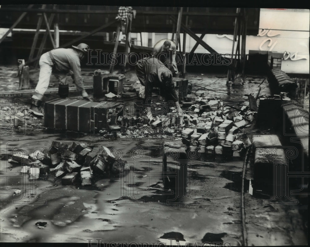 1956 Press Photo High winds knocked over trees &amp; damaged chimneys in Milwaukee - Historic Images