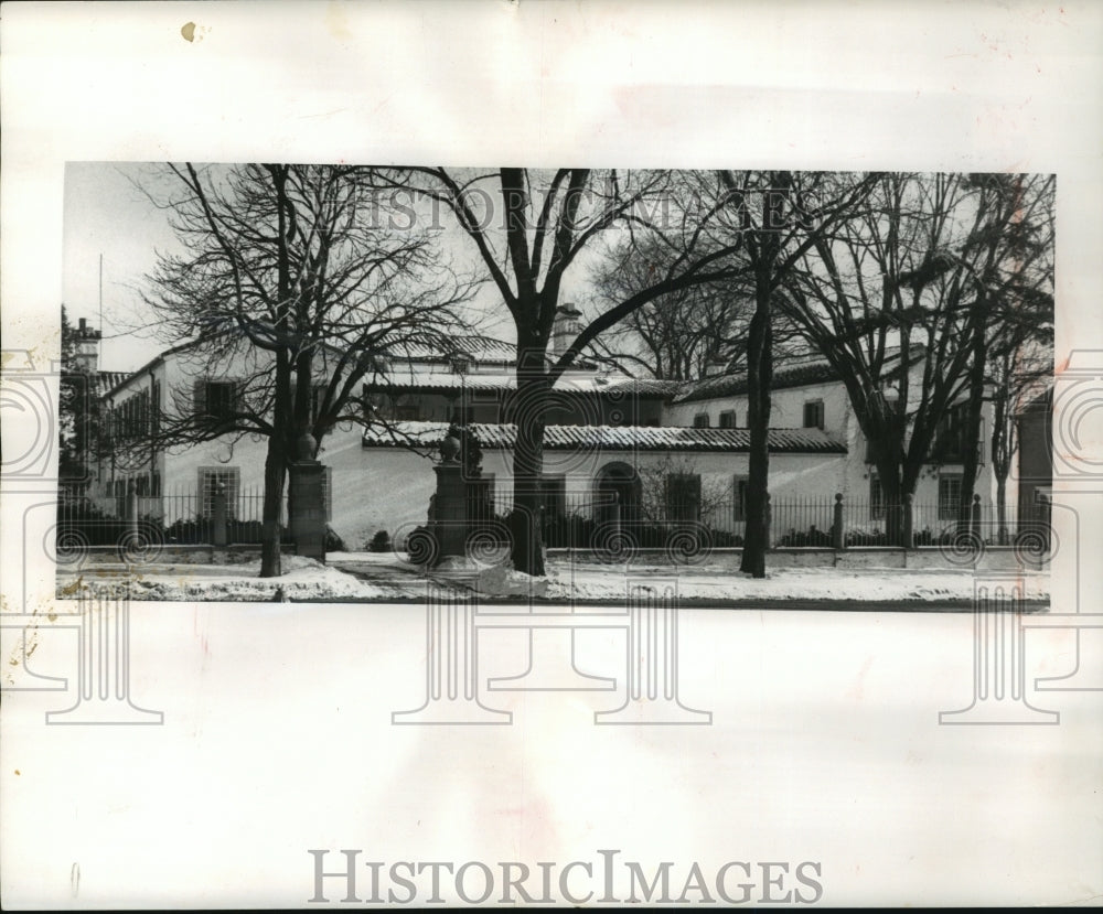 1963 Press Photo Street view of the Curtis House, Milwaukee, Wisconsin- Historic Images