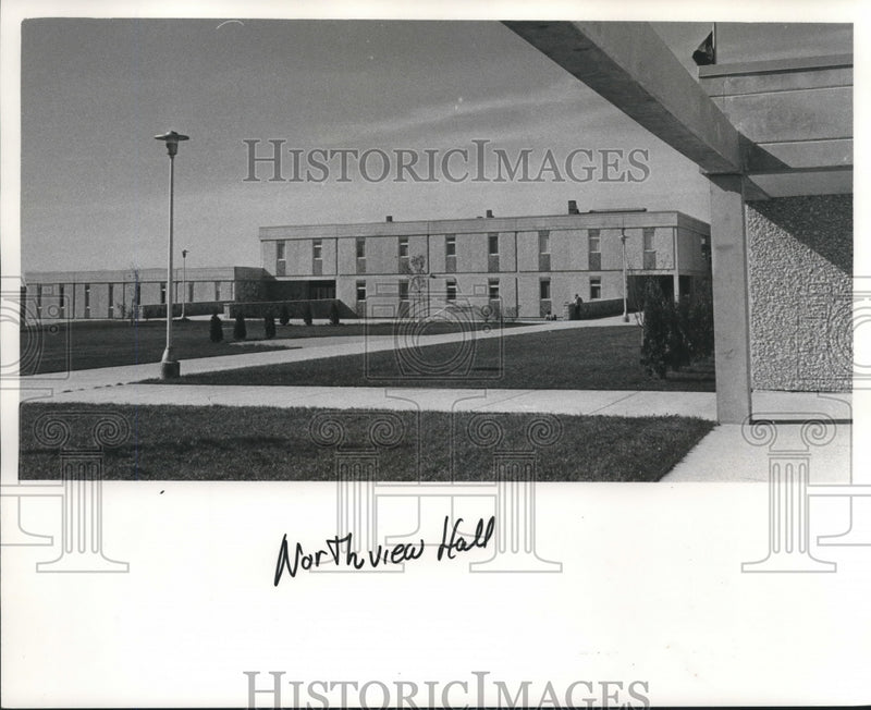 Load image into Gallery viewer, 1968 Press Photo University of Wisconsin--Waukesha Center, extension - mjc15107
