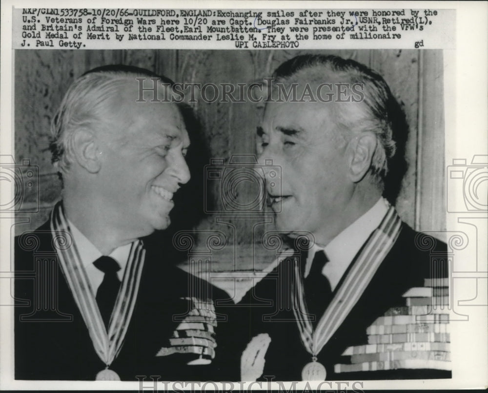 1966 Press Photo Douglas Fairbanks Jr., Earl Mountbatten with medals, England.