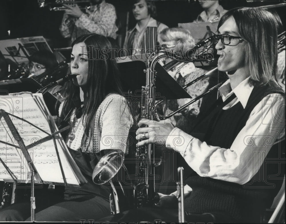 1974 Press Photo Husband &amp; wife, Robert &amp; Joanne Torner of UWM Jazz Ensemble- Historic Images