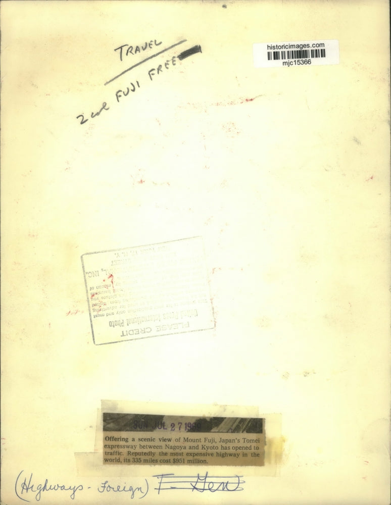 1969 Press Photo Foreign Highway Scenic View of Mount Fuji Japan - mjc15366