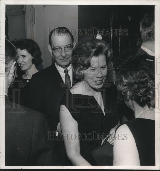 1965 Press Photo Guests at a dinner party preceding the Music for Youth concert- Historic Images