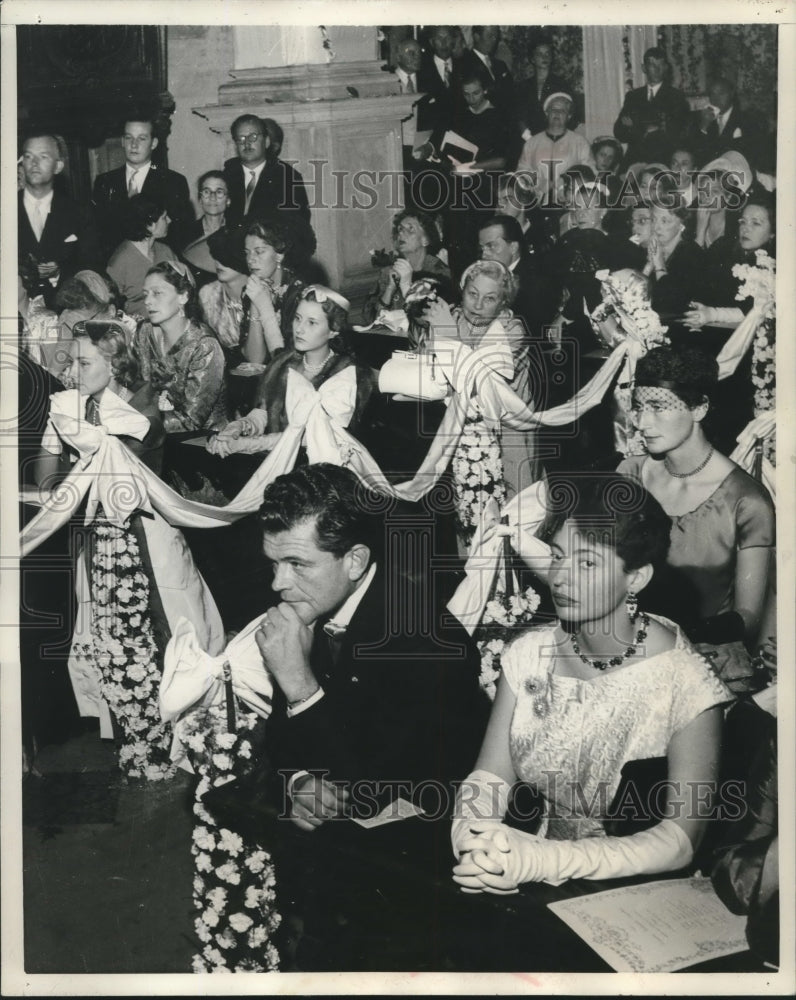 1955 Press Photo Bride's father, sister at wedding ceremony Prince Alfonso