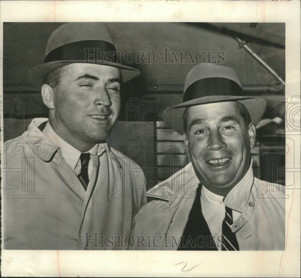 1964 Press Photo Braves executive VP Tom Reynolds and Charles Smith in Chicago- Historic Images