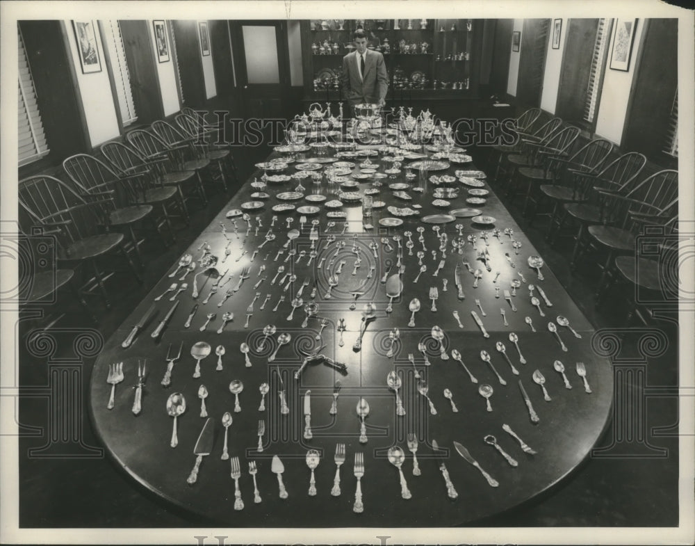 1952 Press Photo Complete silverware service from Reed &amp; Barton Massachusetts- Historic Images