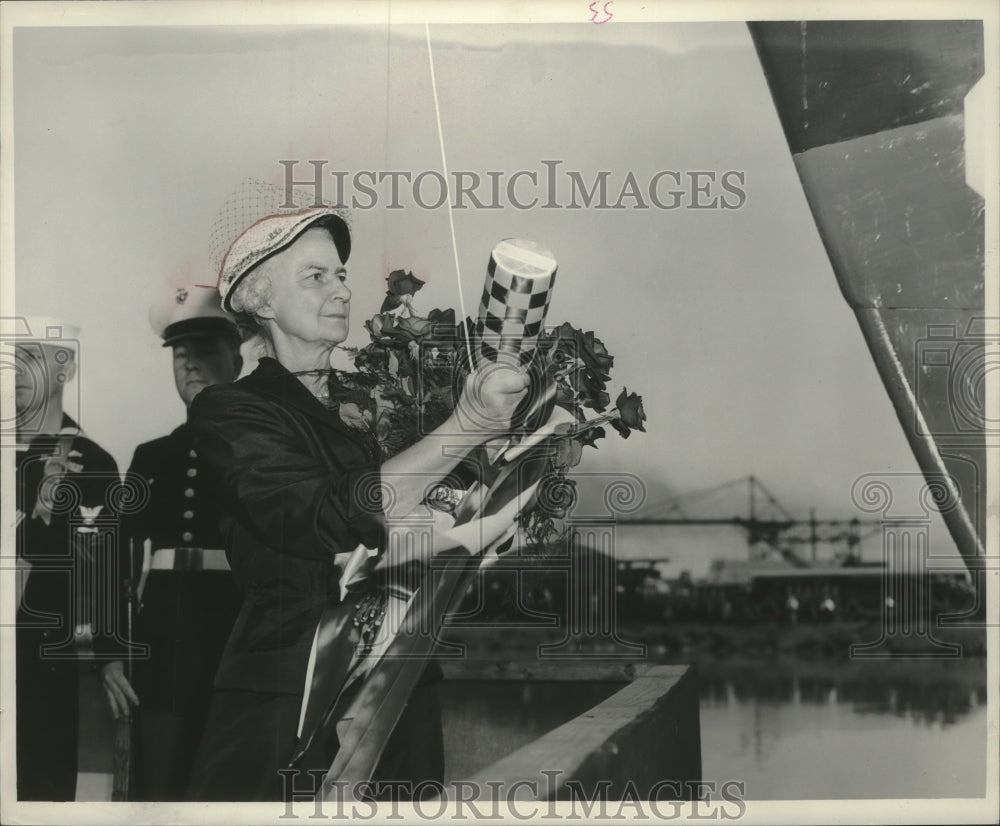 1952 Press Photo Mrs. Irving Seaman, wife of retired Milwaukee industrialist