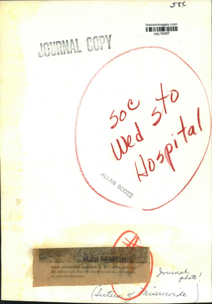 1963 Press Photo Nuns play tennis in Milwaukee on autumn afternoon - mjc16487