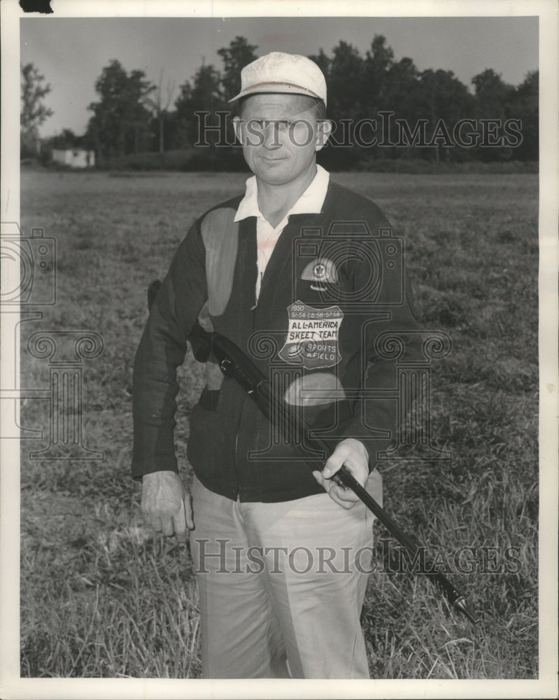 1960 Press Photo Ed Scherer of Waukesha, Wisconsin joins All American Skeet Team- Historic Images