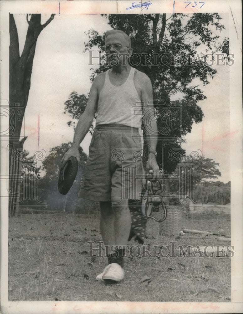 1956 Press Photo Dr. Gordon Seagrave, World War II Surgeon, in Burma - mjc16975