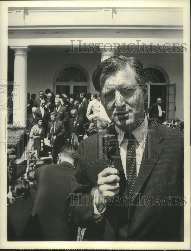 1961 Press Photo NBC News White House correspondent Ray Sherer- Historic Images