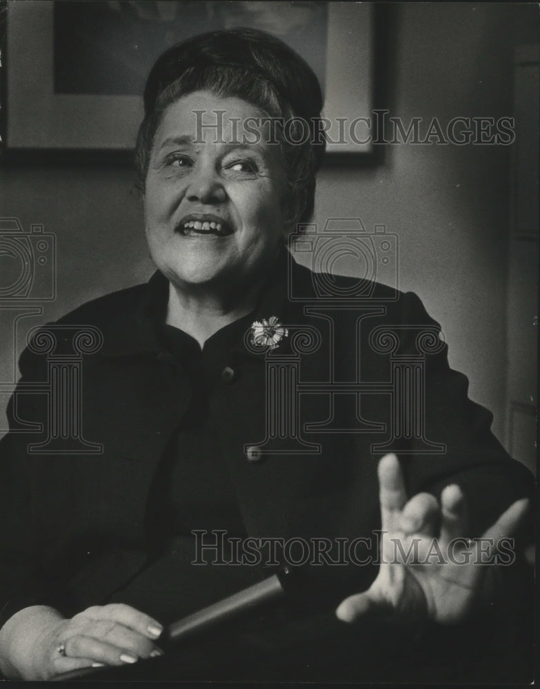 1970 Press Photo Mrs. Edith May Smith, teacher at Shorewood High School