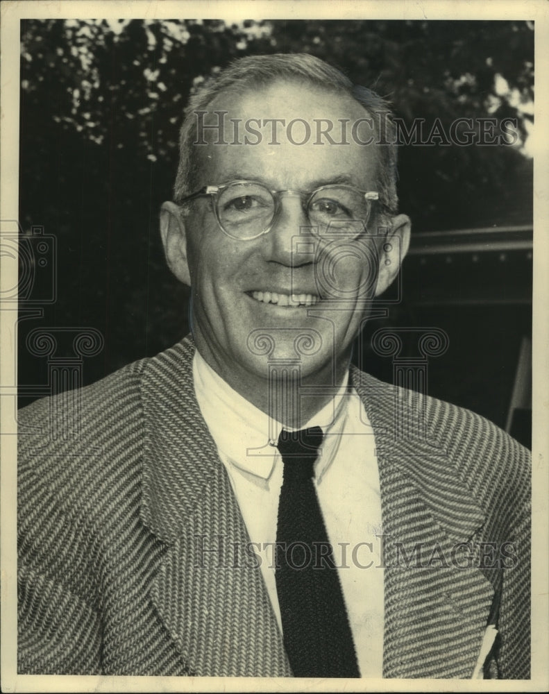 Load image into Gallery viewer, 1956 Press Photo Dr. Benjamin Spock - mjc17677
