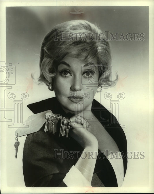 1960 Press Photo Actress Ann Sothern holding keys - mjc17870- Historic Images