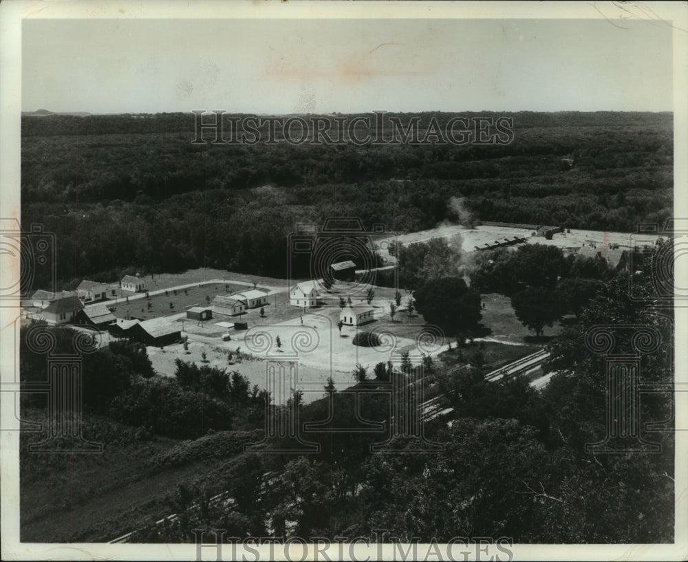 1965 Press Photo Stonefield, Wisconsin from a Mississippi River Bluff- Historic Images