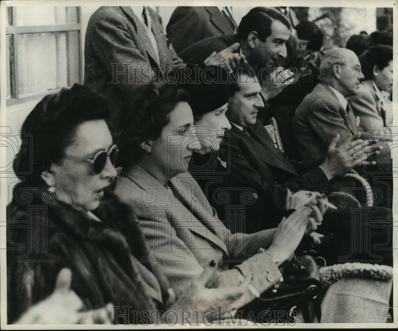 Load image into Gallery viewer, 1955 Press Photo Pretender to Spanish throne Don Juan and mother watch shooting
