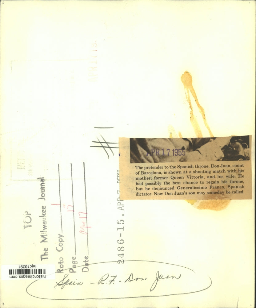 1955 Press Photo Pretender to Spanish throne Don Juan and mother watch shooting