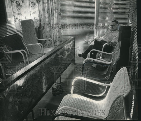 1955 Press Photo To transform his garage Murray lined it with aluminum