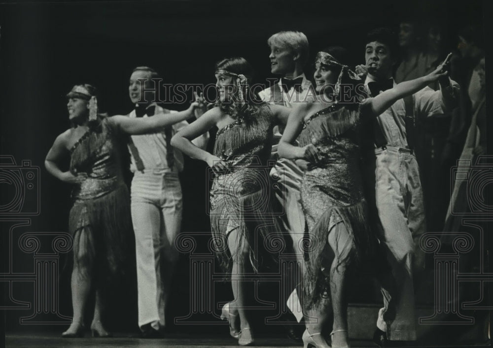 1980 Press Photo Up With People show sponsored by St. Mary&#39;s Hospital- Historic Images