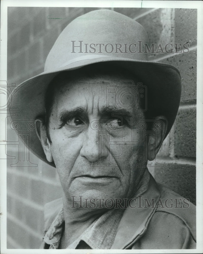 1987 Press Photo Actor Victor Jory in &quot;Return to Summer Grove&quot; - mjc19522- Historic Images