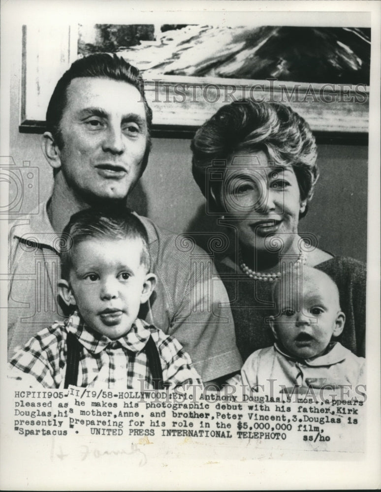 1958 Press Photo Michael Douglas with his wife, Anne and their young sons- Historic Images