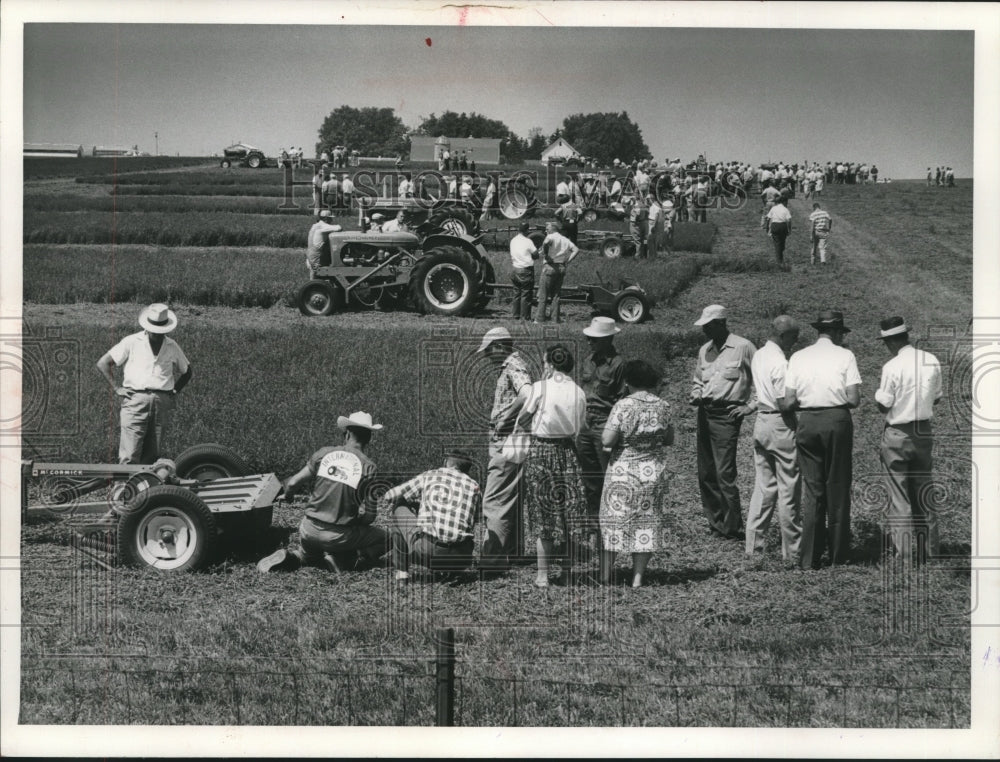 1961 Press Photo UW-Madison agricultural school annual field day - mjc20013- Historic Images