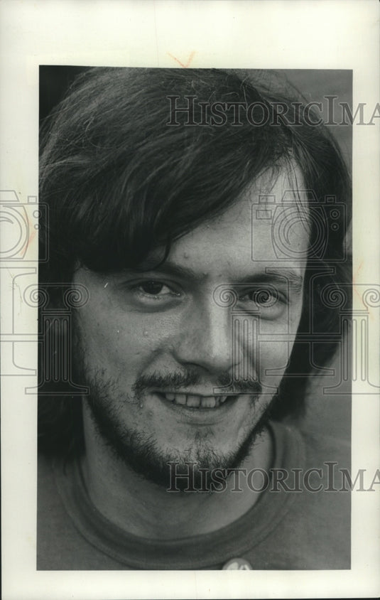 1978 Press Photo Dave Schreiner managing editor The Bugle Newspaper, Milwaukee.- Historic Images