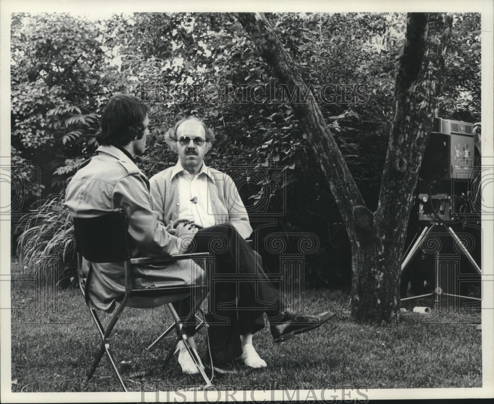 1974 Press Photo Dr. Neville Sender &amp; Second Glance host John Owen, Wisconsin- Historic Images