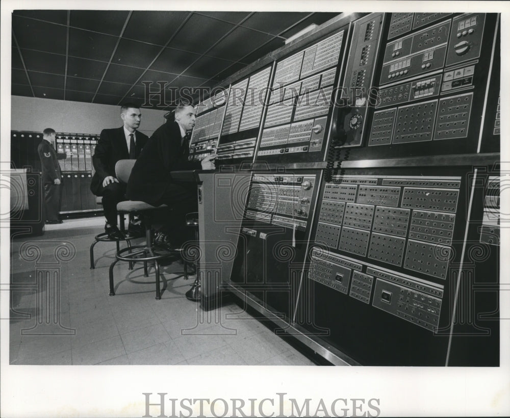 1963 Press Photo Truax Air Force Base control system, Madison, Wisconsin- Historic Images