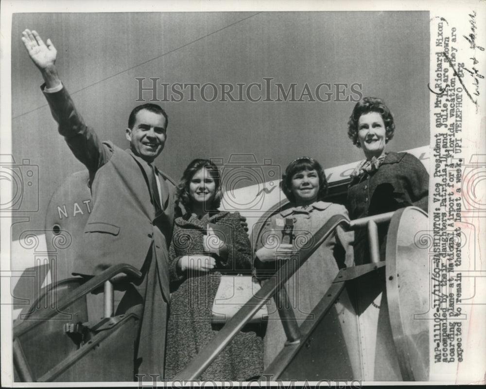 1960 Press Photo Mr. and Mrs. Richard Nixon With Daughters On Plane, Washington