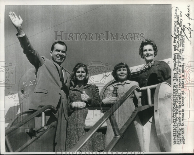 Load image into Gallery viewer, 1960 Press Photo Mr. and Mrs. Richard Nixon With Daughters On Plane, Washington
