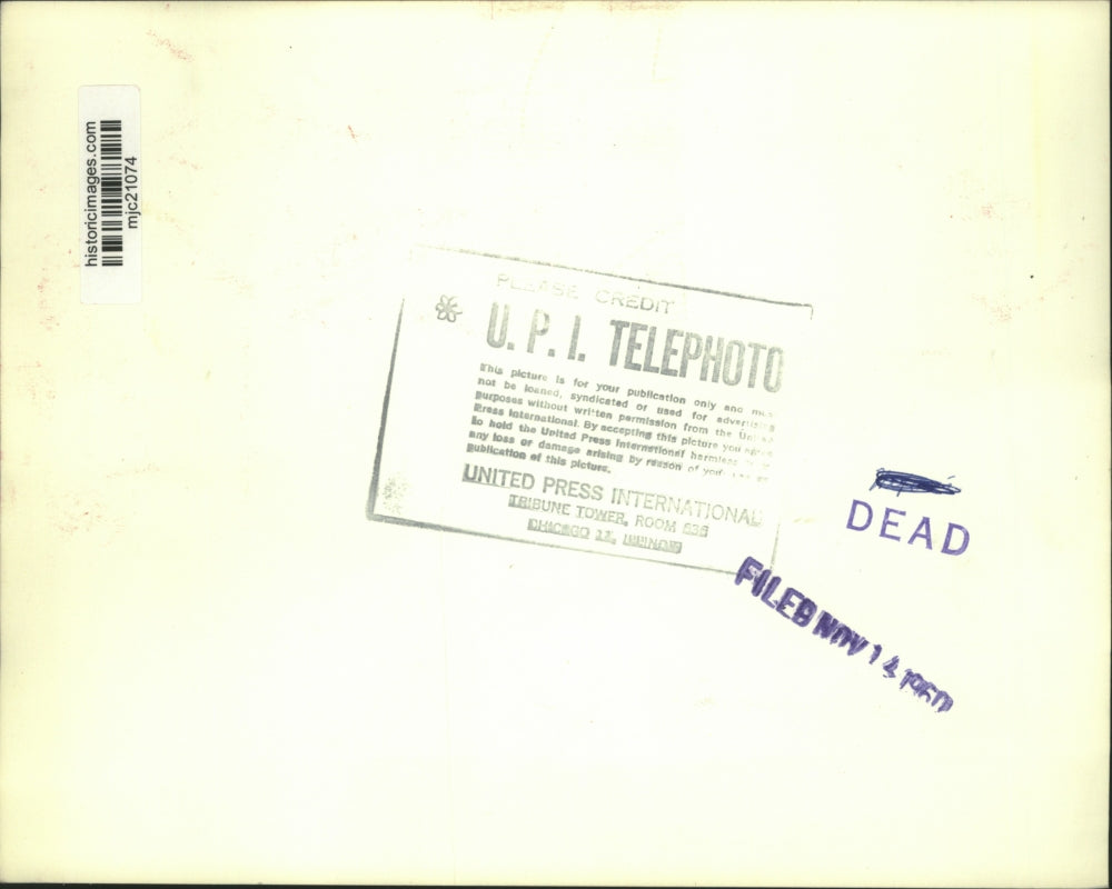 1960 Press Photo Mr. and Mrs. Richard Nixon With Daughters On Plane, Washington