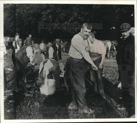 1906 Press Photo Chap from England photographed in 1906 - mjc21510