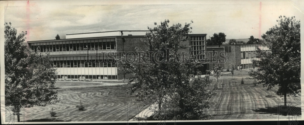 1966 Press Photo Rothwell student center and Gates physical education building- Historic Images