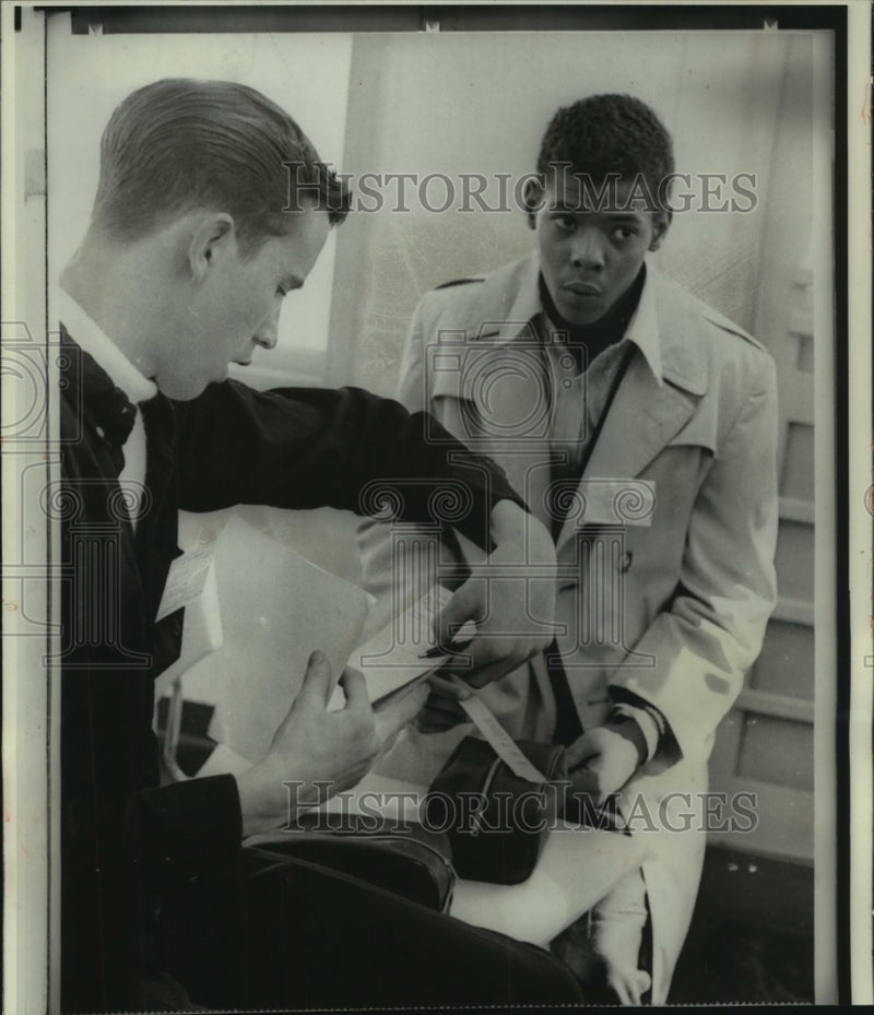 Load image into Gallery viewer, 1963 Press Photo Steven Degner &amp; Bruce Farmer, Camp McCoy Job Corps, Wisconsin
