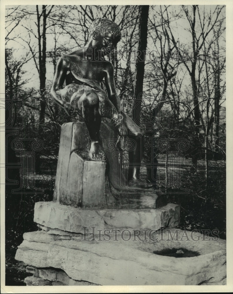 1967 Press Photo &#39;A Little Boy With A Duck&#39; Statue At Milwaukee Park- Historic Images