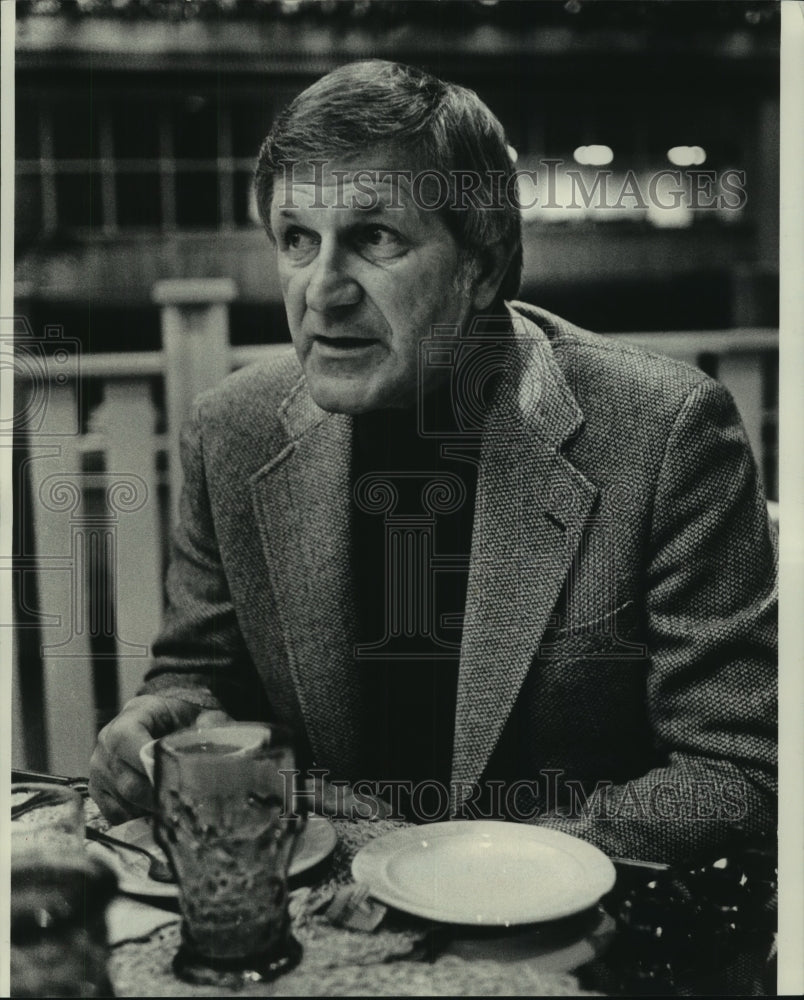1979 Press Photo George Blanda talked about his new career - mjc22666- Historic Images