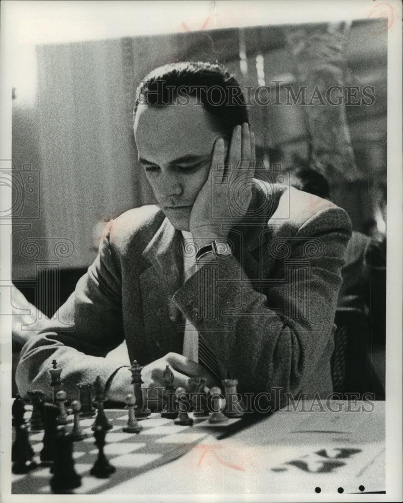 1956 Press Photo Dan Clark, plays at Chess tournament, Astor Hotel - mjc22702- Historic Images