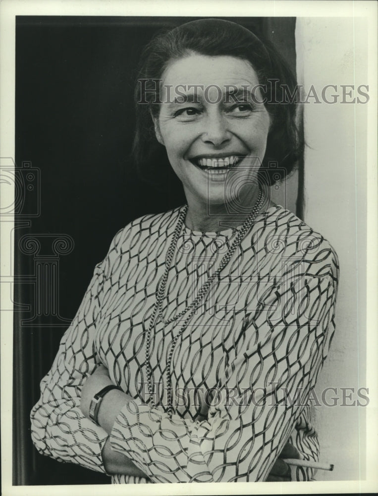1968 Press Photo Actress Patrica Neal at home in London, England - mjc23048- Historic Images