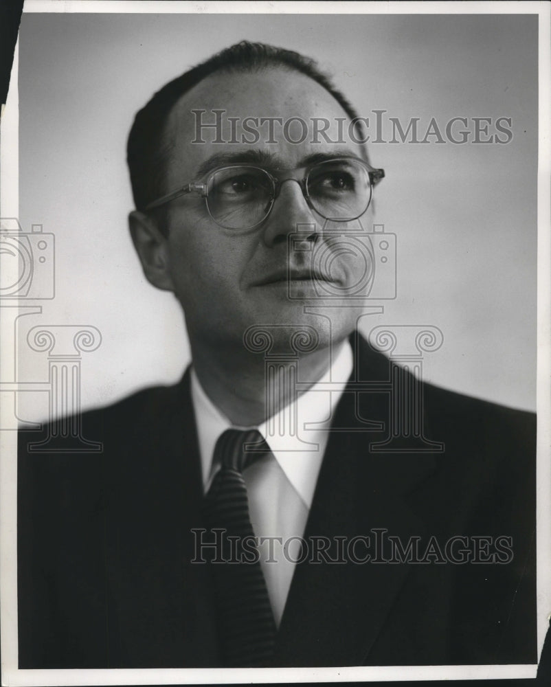 1956 Press Photo Milwaukee Journal employee Rod Van Every. Wisconsin- Historic Images