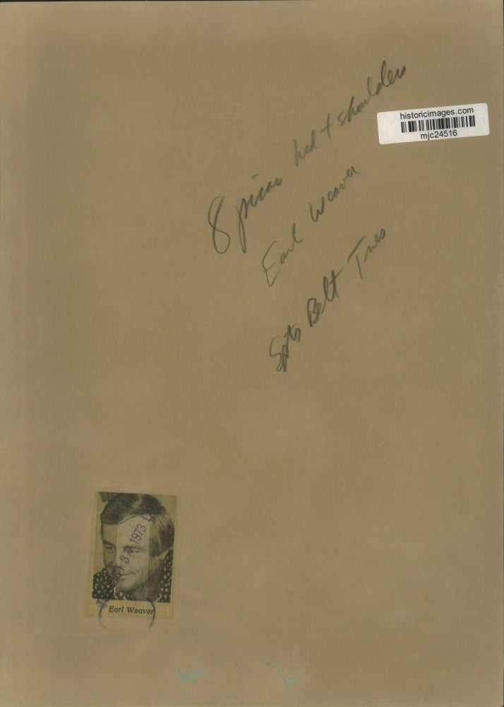 1973 Press Photo Earl Weaver of Baltimore Orioles at home with his dog Missy